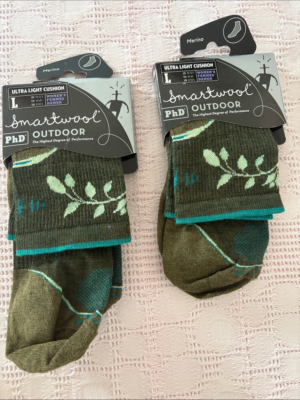 2 pairs women’s large smartwool socks nwt